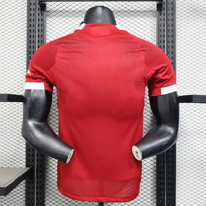 Liverpool 25-26 Home